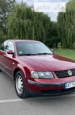 Седан Volkswagen Passat 1999 в Івано-Франківську