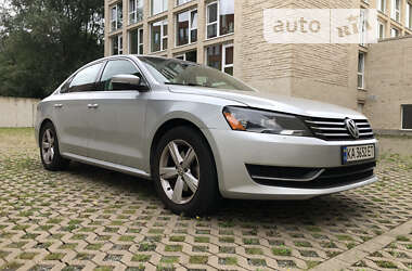 Седан Volkswagen Passat 2012 в Ужгороді