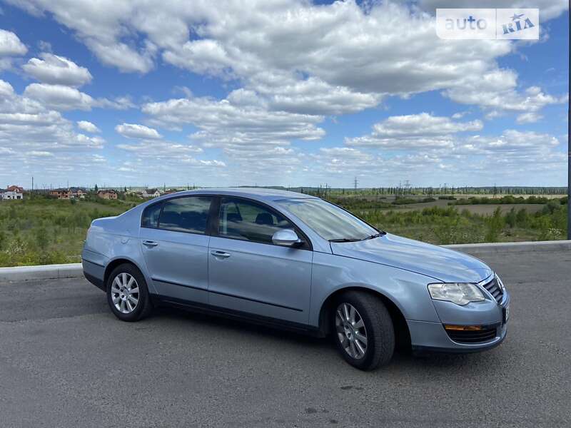 Седан Volkswagen Passat 2005 в Здолбунове фото 2 Седан Volkswagen Passat 2005 в Здолбунове