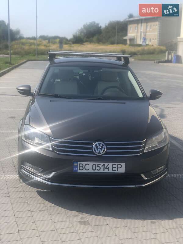 Седан Volkswagen Passat 2013 в Львові