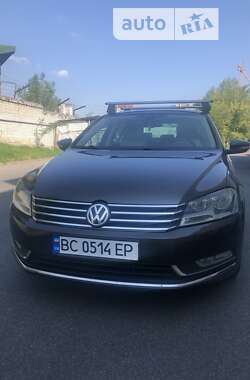 Седан Volkswagen Passat 2013 в Львові