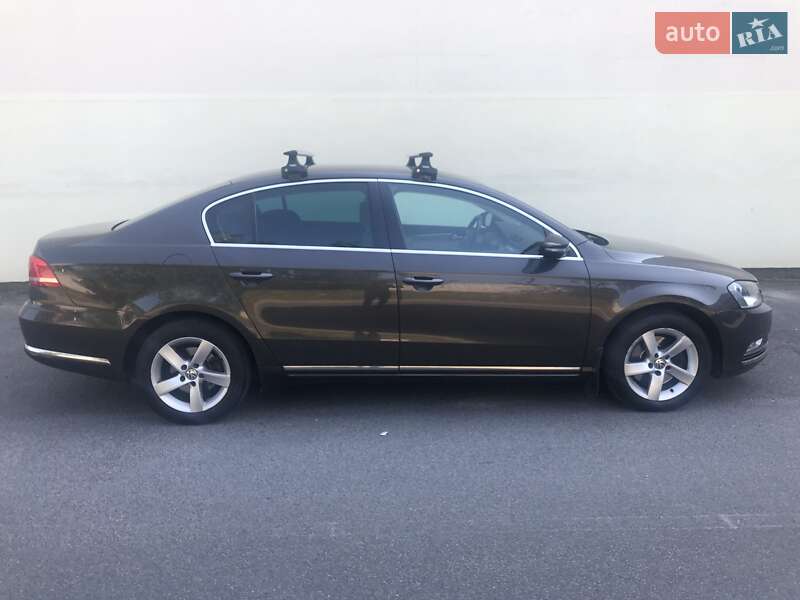 Седан Volkswagen Passat 2013 в Львові