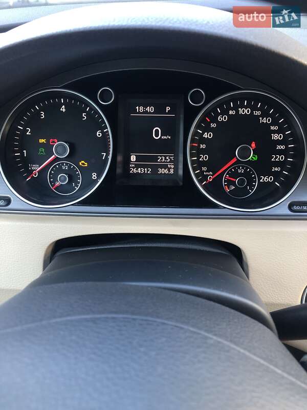 Седан Volkswagen Passat 2013 в Львові
