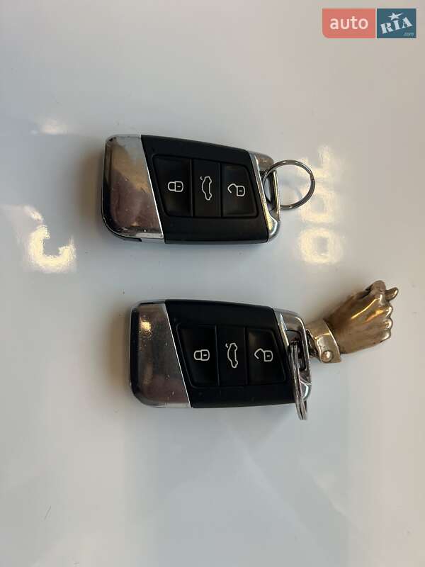 Універсал Volkswagen Passat 2016 в Житомирі