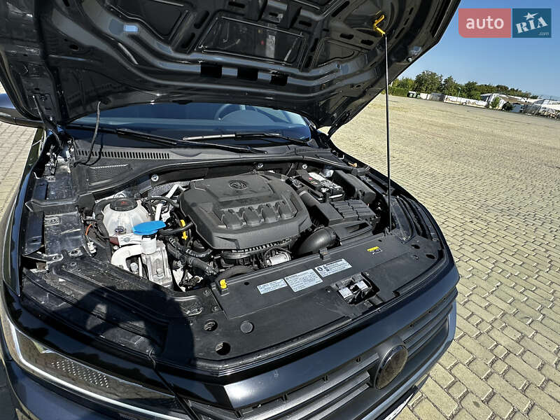 Седан Volkswagen Passat 2019 в Одесі