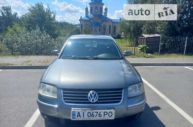 Седан Volkswagen Passat 2002 в Києві