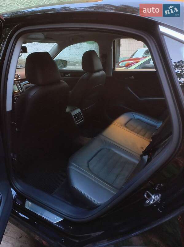 Седан Volkswagen Passat 2013 в Киеве фото 8 Седан Volkswagen Passat 2013 в Киеве