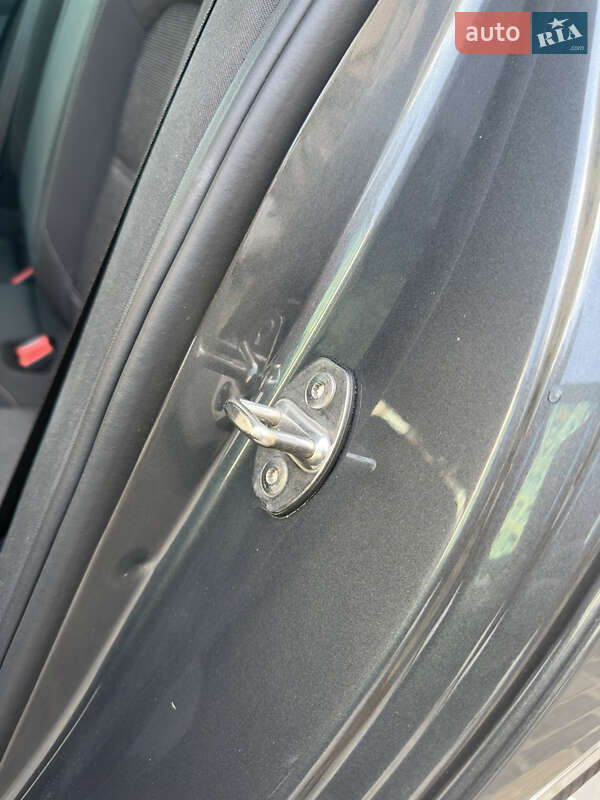 Універсал Volkswagen Passat 2015 в Калуші