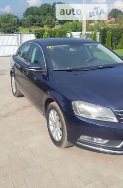 Седан Volkswagen Passat 2012 в Львові