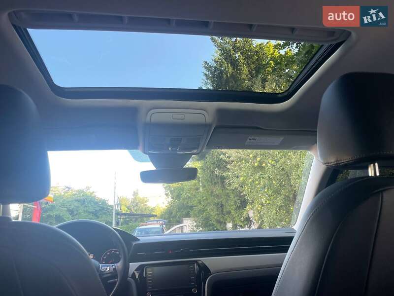 Седан Volkswagen Passat 2020 в Киеве