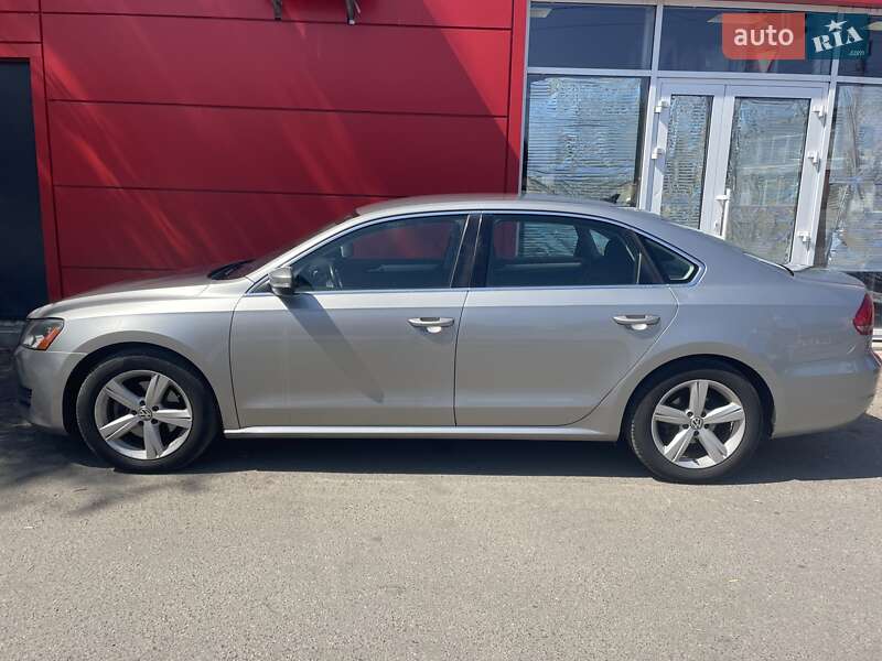 Седан Volkswagen Passat 2012 в Смеле