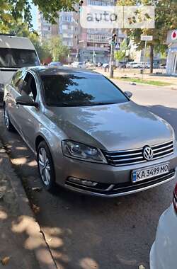 Седан Volkswagen Passat 2014 в Києві