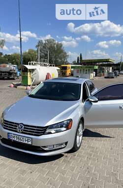 Седан Volkswagen Passat 2013 в Житомирі