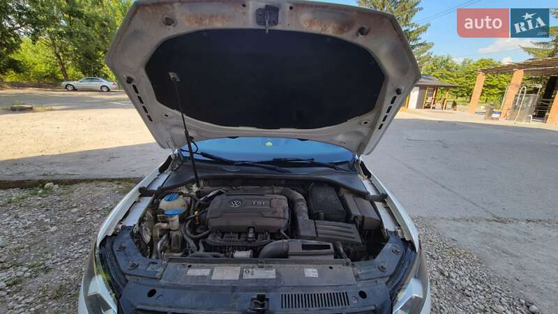 Седан Volkswagen Passat 2013 в Кривом Роге