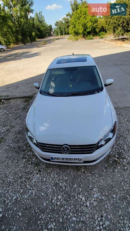 Седан Volkswagen Passat 2013 в Кривом Роге