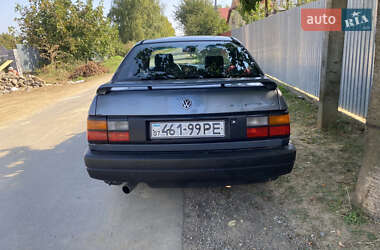 Седан Volkswagen Passat 1988 в Ужгороде
