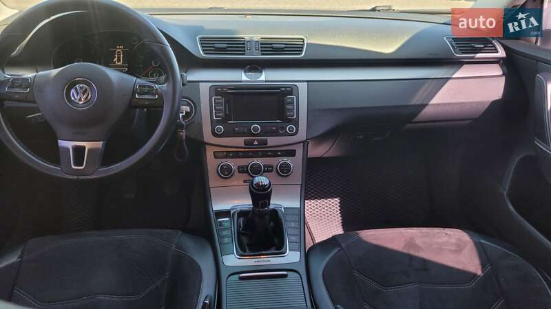 Універсал Volkswagen Passat 2012 в Кропивницькому