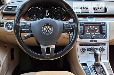 Універсал Volkswagen Passat 2012 в Львові