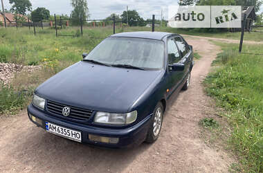 Седан Volkswagen Passat 1996 в Коростене