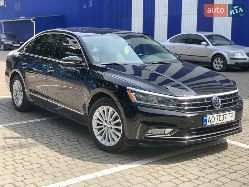 Седан Volkswagen Passat 2016 в Ужгороде