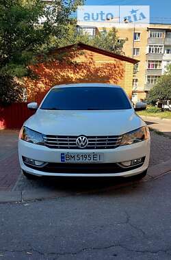 Седан Volkswagen Passat 2013 в Ромнах