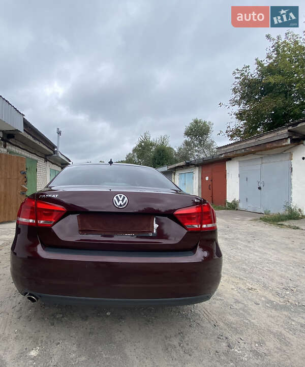 Седан Volkswagen Passat 2012 в Чернигове