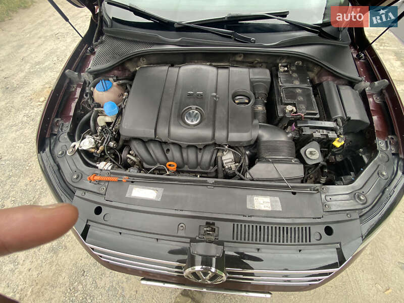 Седан Volkswagen Passat 2012 в Чернигове
