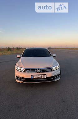 Седан Volkswagen Passat 2018 в Киеве