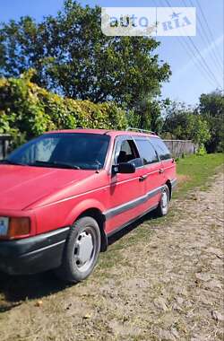 Универсал Volkswagen Passat 1990 в Коростене