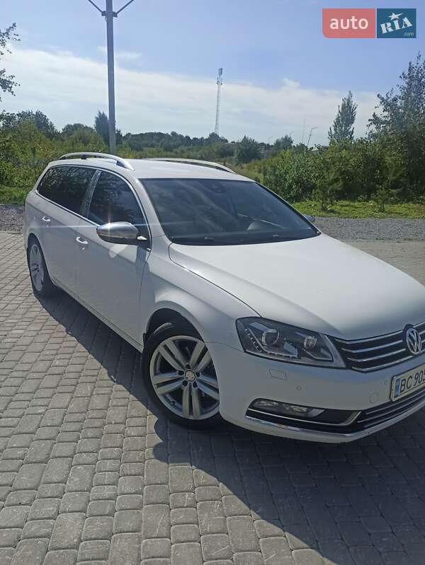 Універсал Volkswagen Passat 2011 в Львові