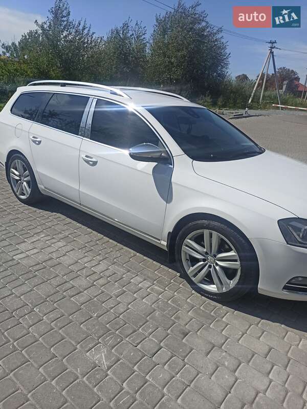 Універсал Volkswagen Passat 2011 в Львові