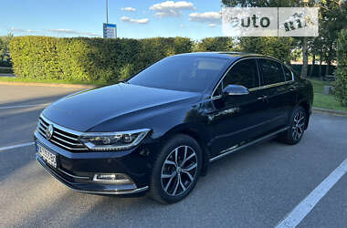 Седан Volkswagen Passat 2017 в Києві