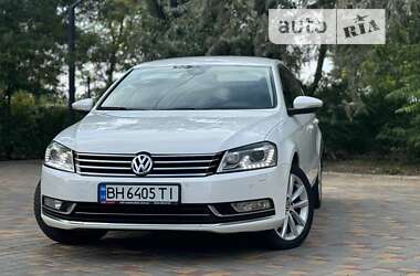 Седан Volkswagen Passat 2012 в Сараті