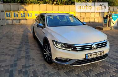 Универсал Volkswagen Passat 2017 в Днепре