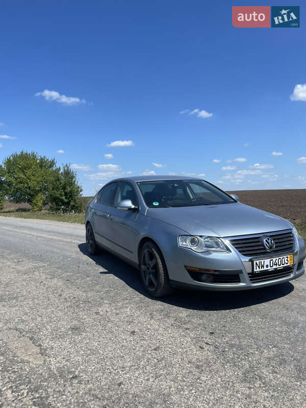 Седан Volkswagen Passat 2005 в Бучачі