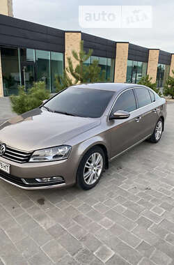 Седан Volkswagen Passat 2010 в Хмельницькому