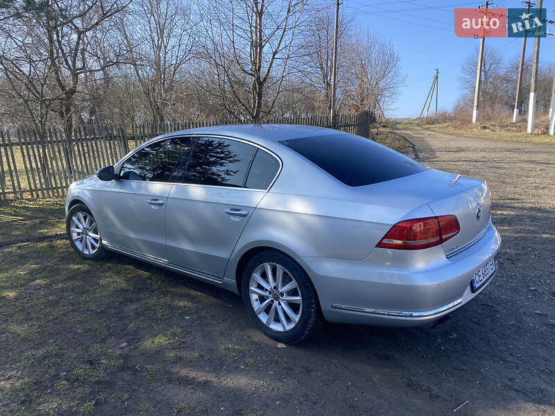 Седан Volkswagen Passat 2013 в Чернівцях