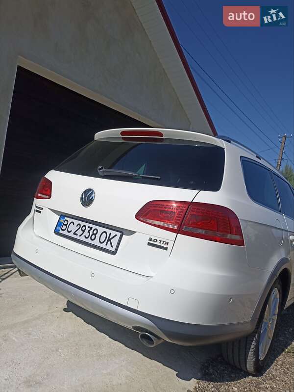 Універсал Volkswagen Passat 2014 в Дрогобичі