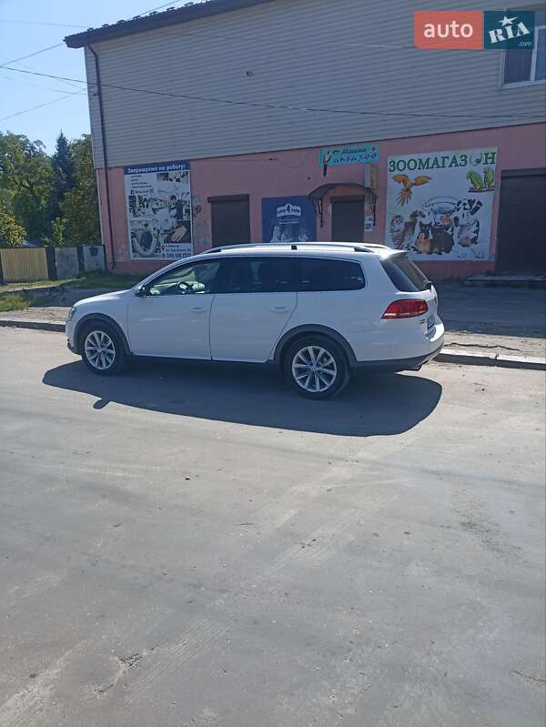 Універсал Volkswagen Passat 2014 в Дрогобичі
