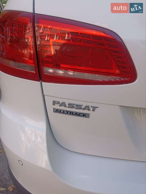 Універсал Volkswagen Passat 2014 в Дрогобичі