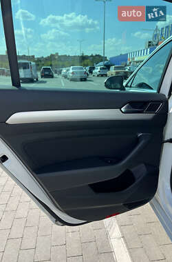 Универсал Volkswagen Passat 2016 в 