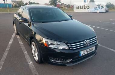 Седан Volkswagen Passat 2014 в Ровно