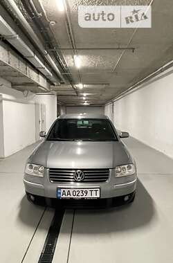 Седан Volkswagen Passat 2003 в Києві