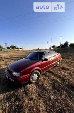 Седан Volkswagen Passat 1991 в Полтаве