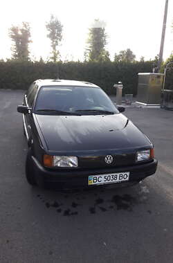 Седан Volkswagen Passat 1992 в Червонограді