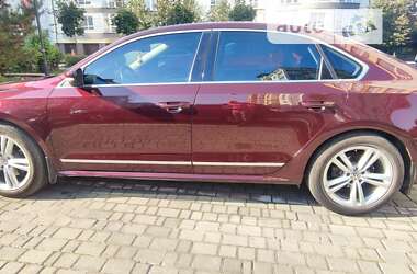 Седан Volkswagen Passat 2012 в Івано-Франківську