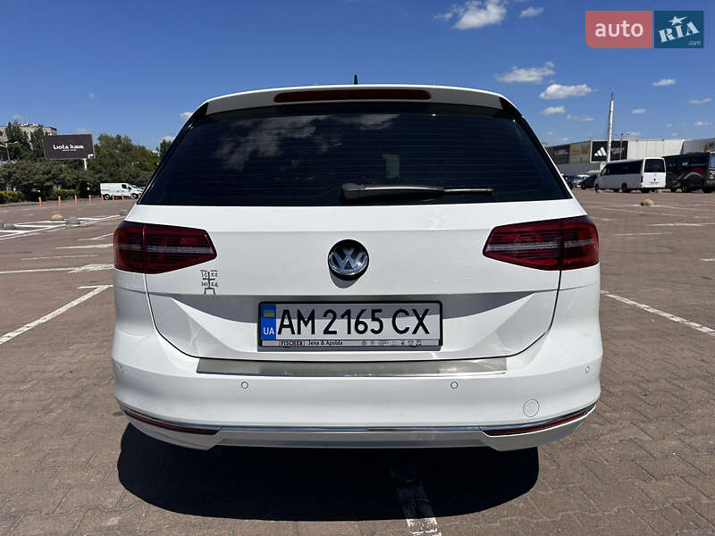 Універсал Volkswagen Passat 2017 в Житомирі
