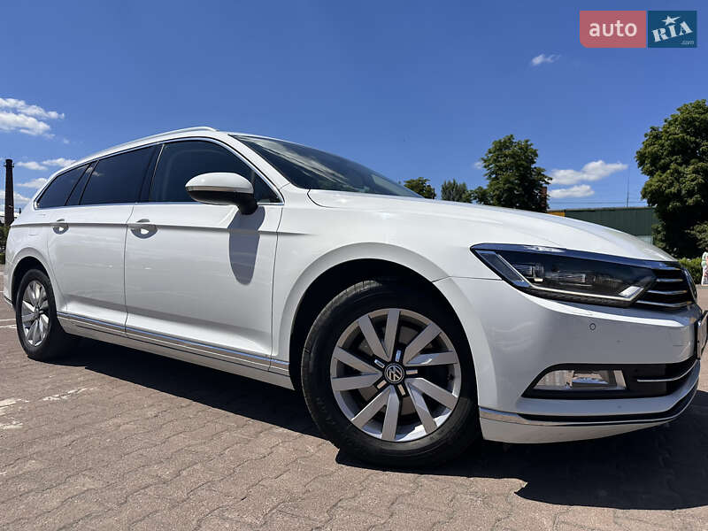 Універсал Volkswagen Passat 2017 в Житомирі