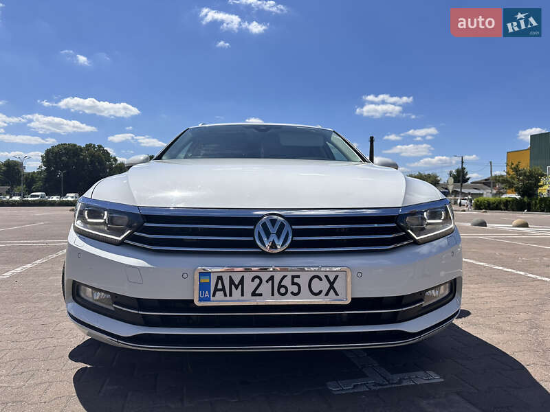 Універсал Volkswagen Passat 2017 в Житомирі