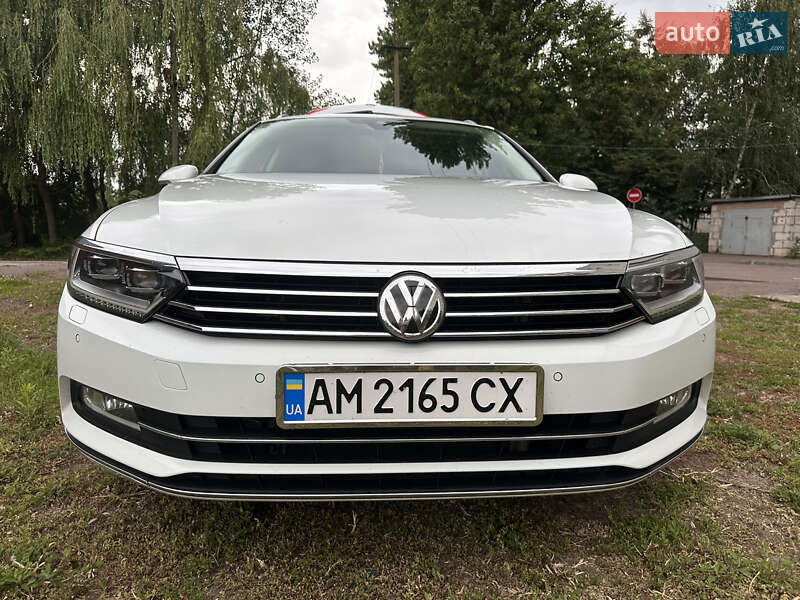 Універсал Volkswagen Passat 2017 в Житомирі